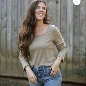 Neuflora Sage Covington Top
